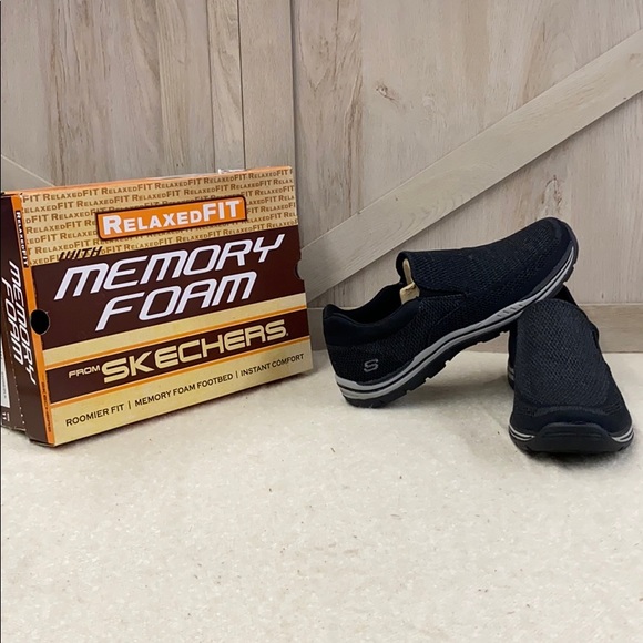 sketchers black memory foam
